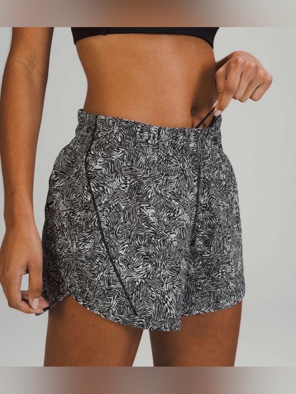 ✨Lululemon Track that Mid-Rise 5in Running Shorts✨